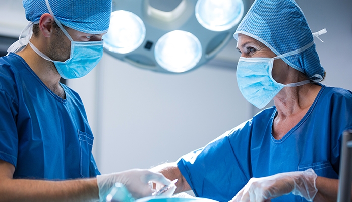 Ablation d’un organe sain et information fausse délivrée en postopératoire au patient : la responsabilité du chirurgien est retenue